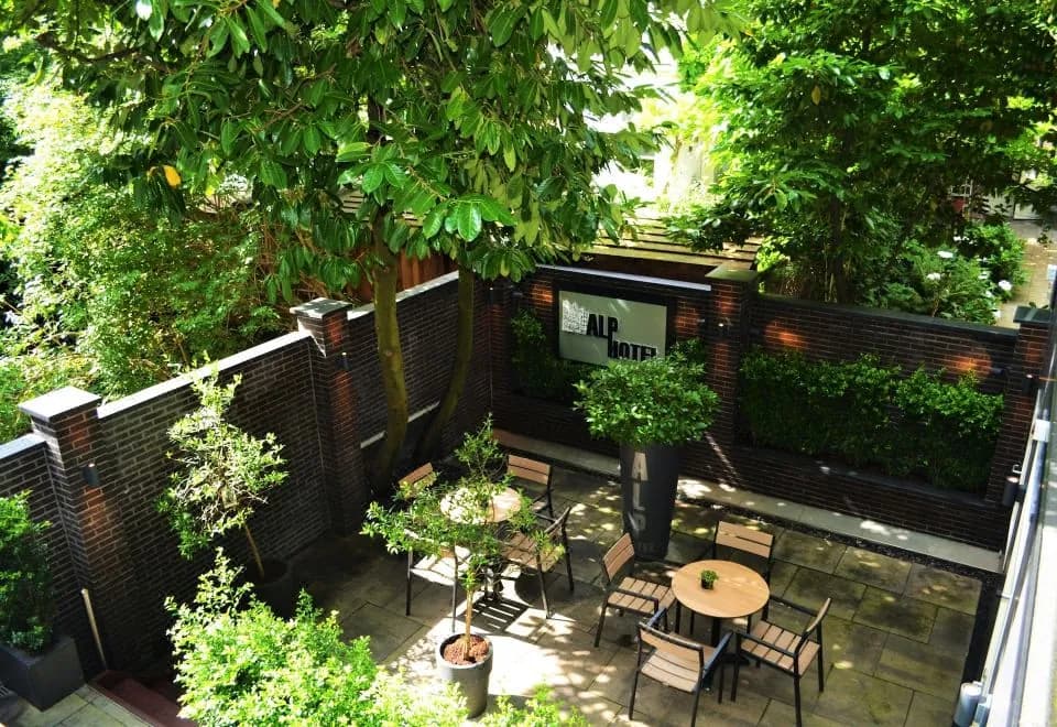 Alp Hotel