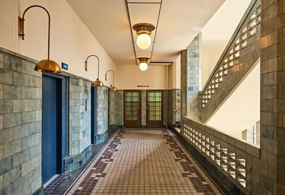 Amsterdam House Hotel