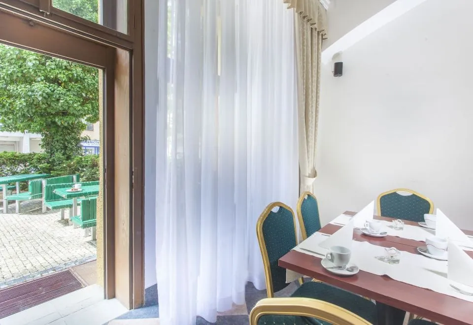 Hotel Lunik
