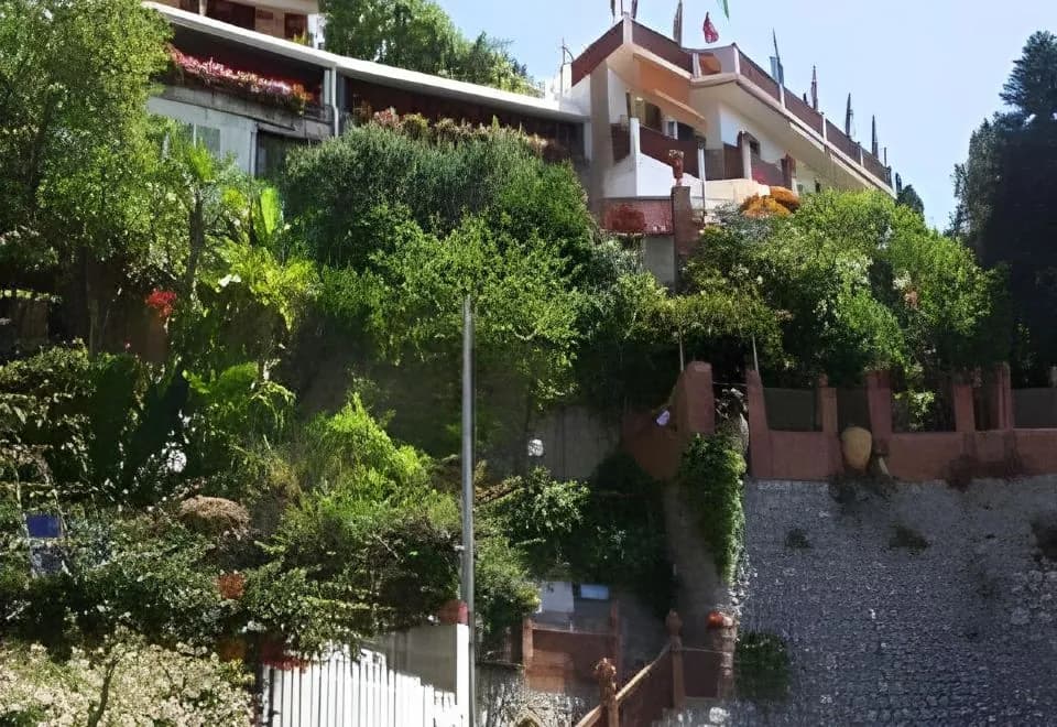 Villa Greta Hotel Rooms & Suites