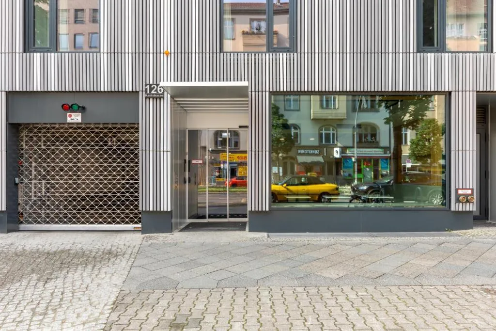 Numa Berlin Savi
