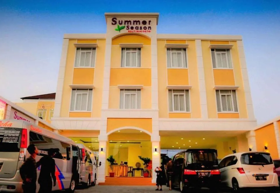 Summer Season Boutique Hotel