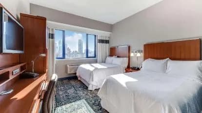 Four Points by Sheraton Long Island City