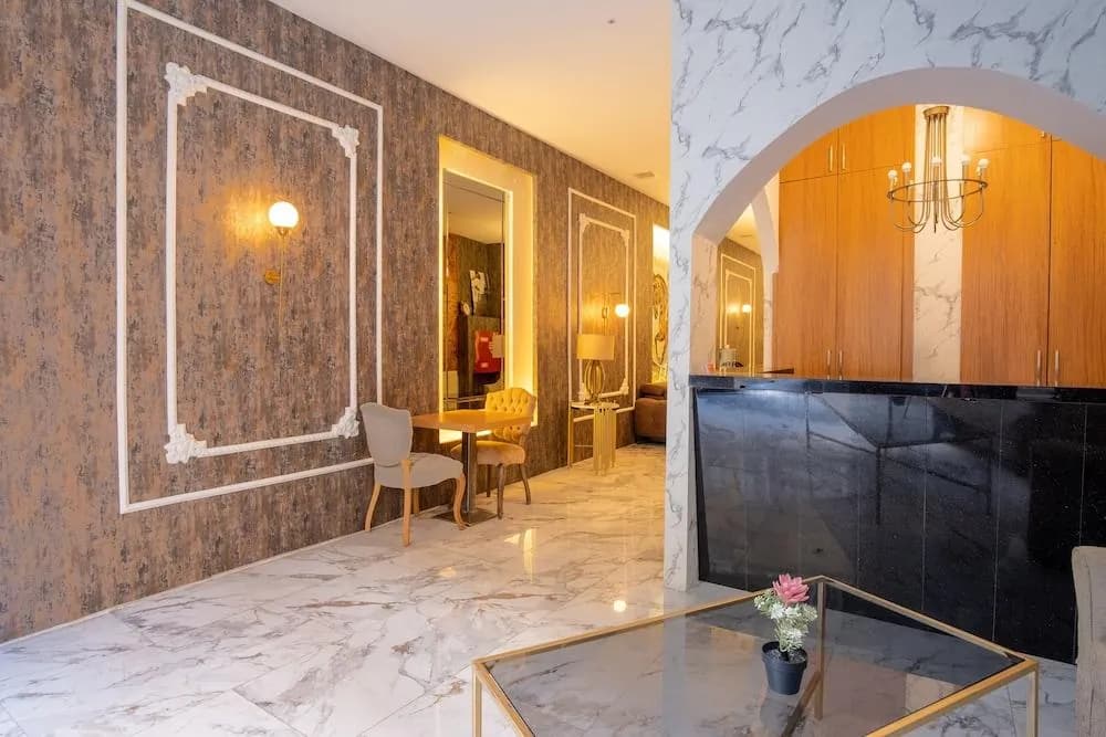 Orange Hotel