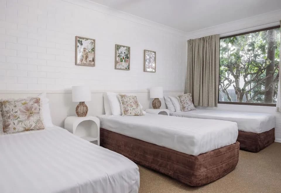 Main Beach Apartments