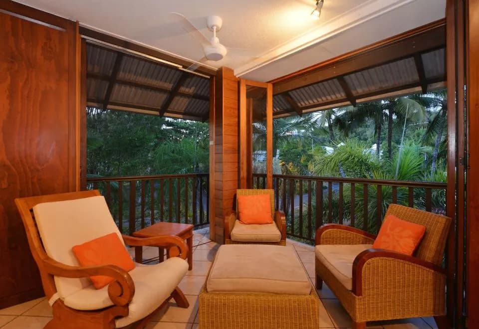 Seascape Holidays- Hibiscus Apartment