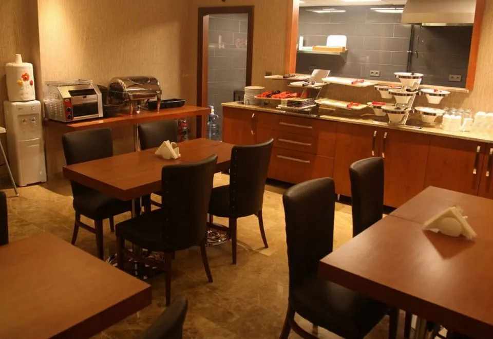 Blueway Hotel Historical