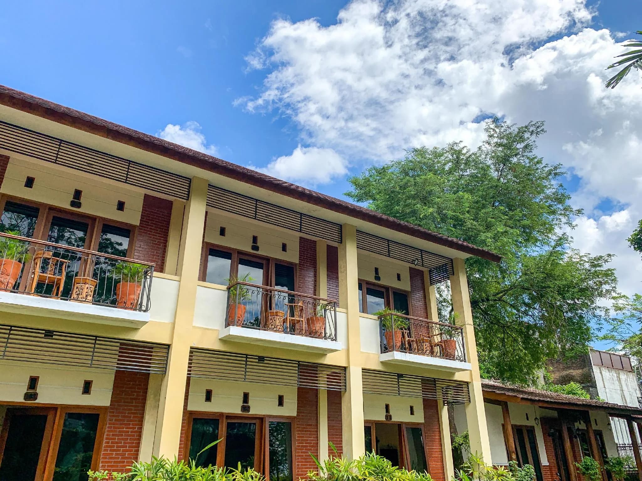 Urbanview Sasono Putro Condongcatur by RedDoorz