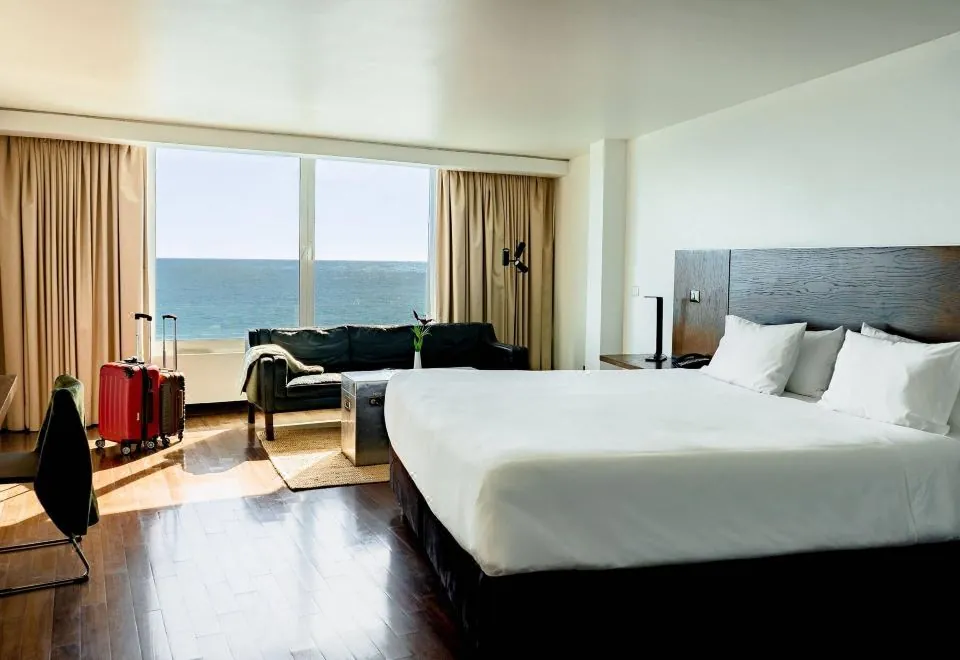 Radisson Blu Acqua Hotel & Spa Concon