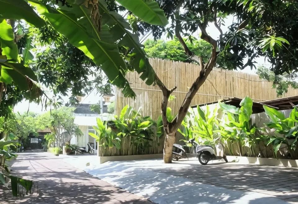 Rusty Seminyak