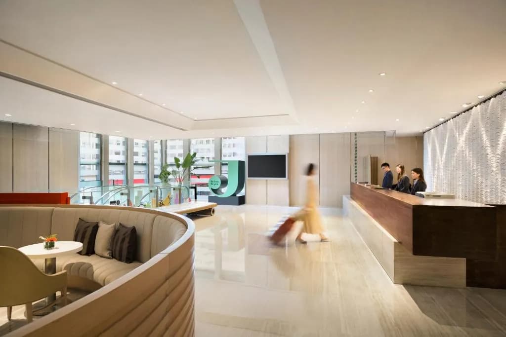JEN Hong Kong  by Shangri-La