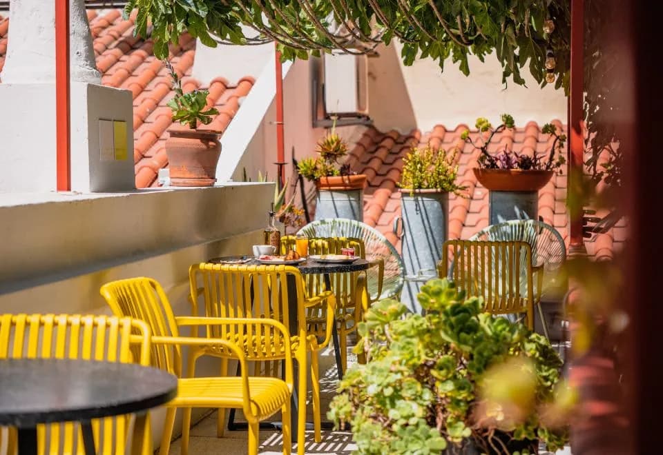 Casa do Bairro by Shiadu