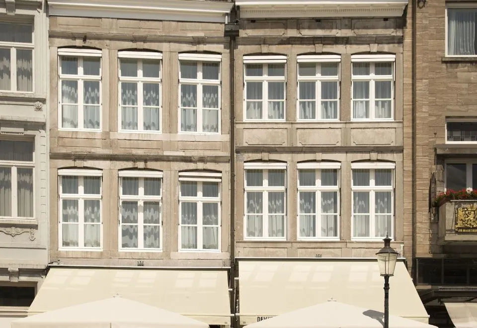Le Theatre Hotel