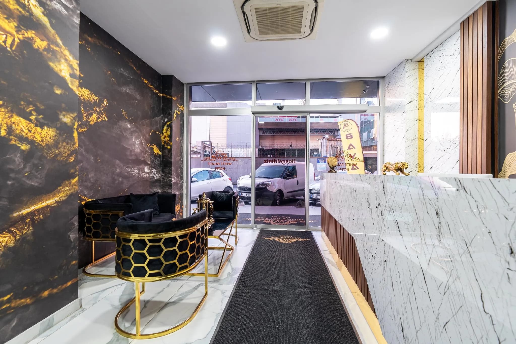 WP White Palace Hotel