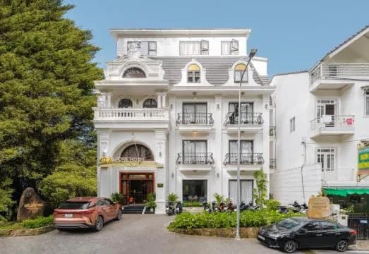 Moonstone Hotel