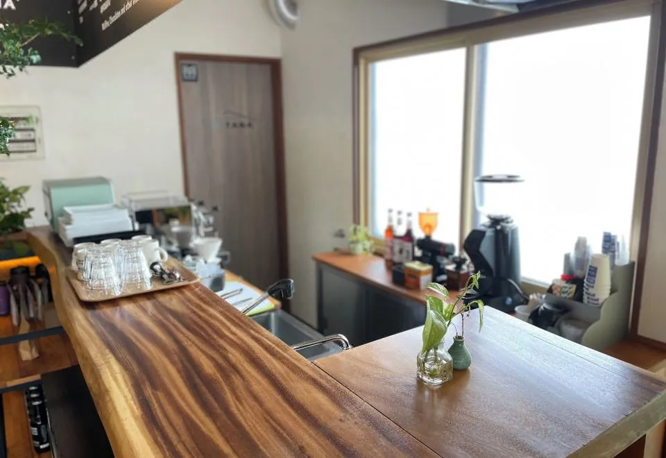 Cafe & Stay Castana