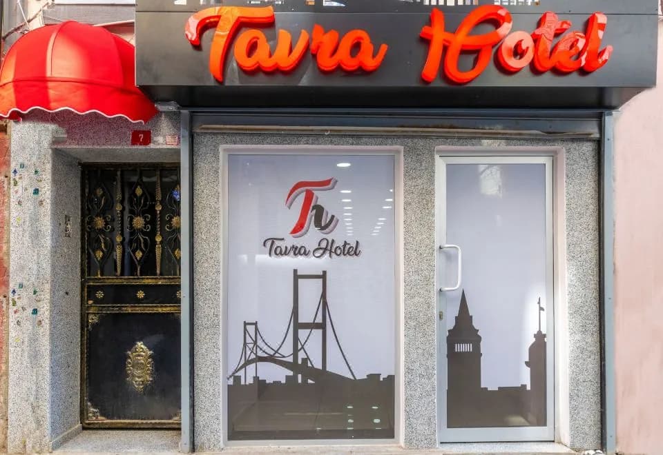 Tavra Hotel