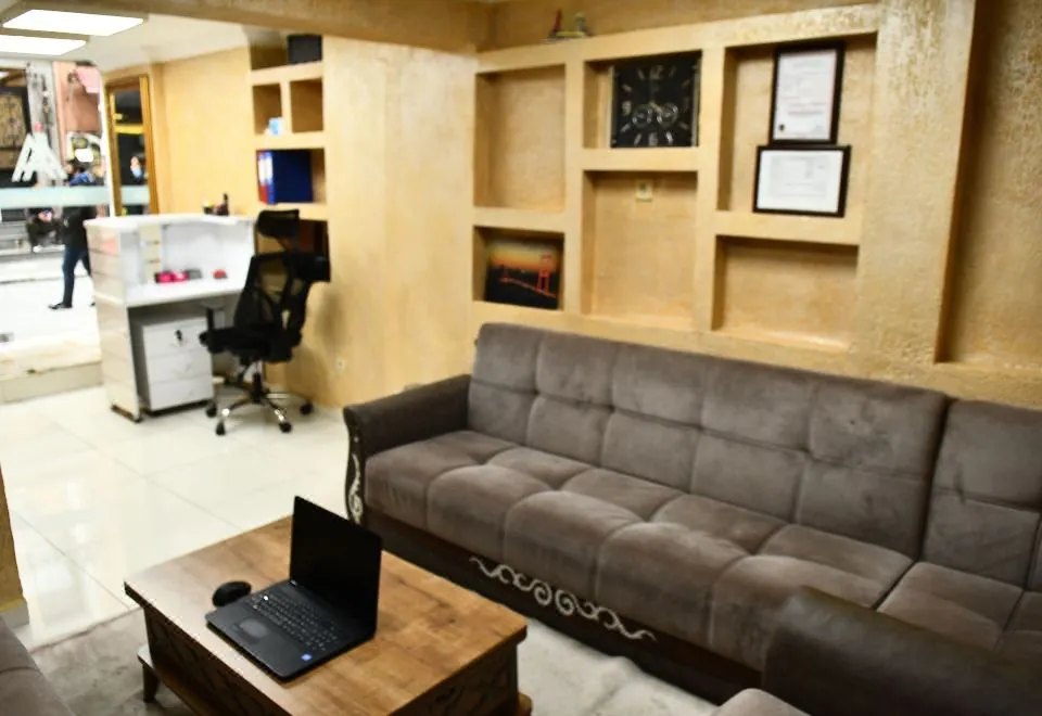 Ada Apartment