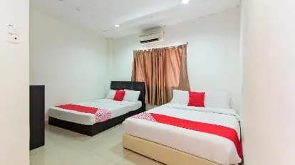 OYO 304 Zero Hour Hotel