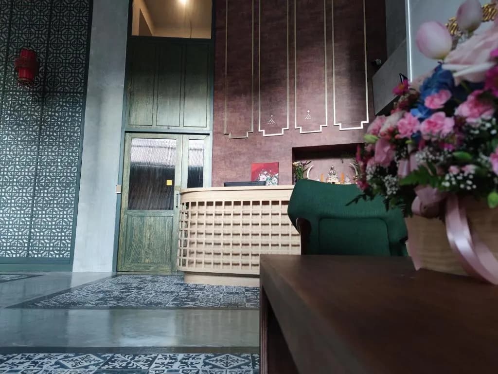 N5 Ratchawong Hostel