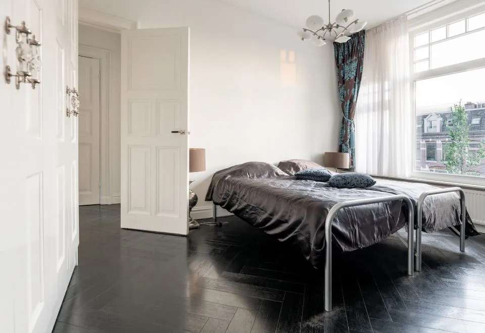 Dina-Perla Lodges: Shared Home in Museum District