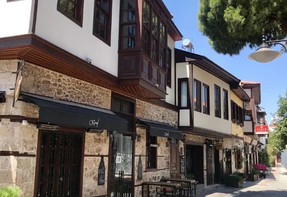Cedrus Hotel