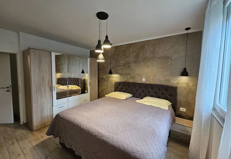 De Lux Apartment Near the Bridge