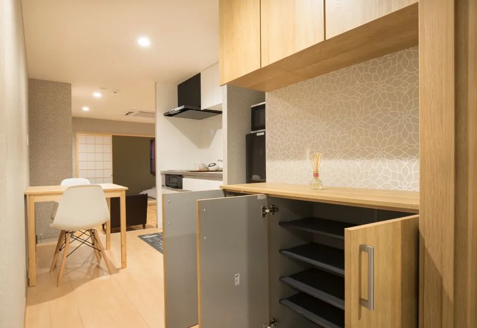 Shimanouchi Luxury Apartment