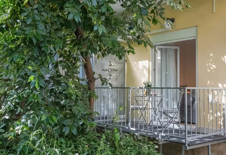 Luxury Rooms with Balcony