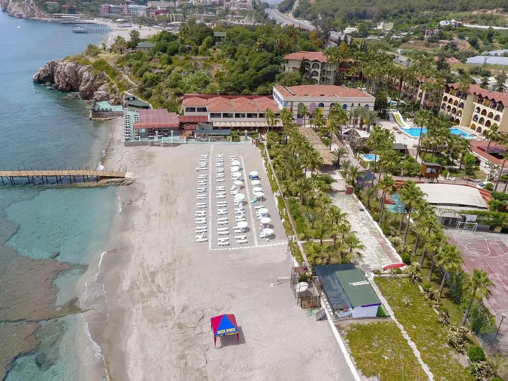 Green Paradise Beach Hotel