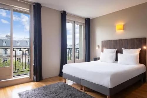 Suites & Hôtel Champs-Elysées