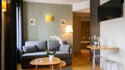 Suites & Hôtel Champs-Elysées