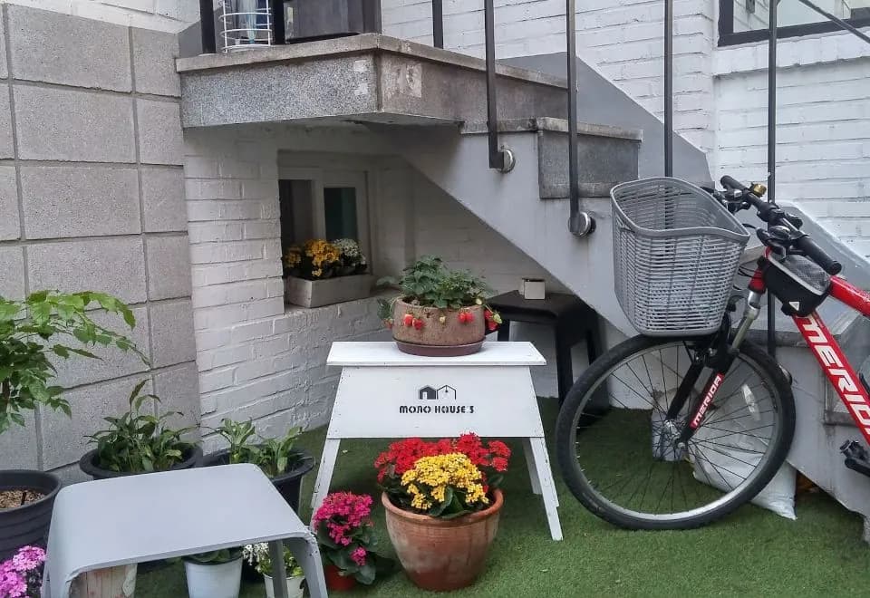 neat house hongdae