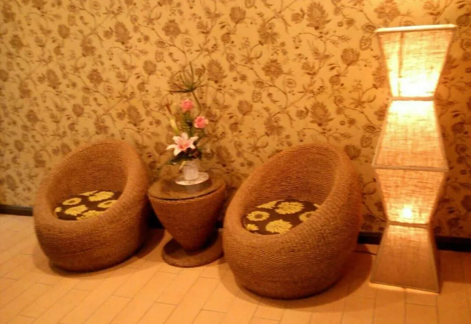 Le Vanvarothai Saladaeng Residence