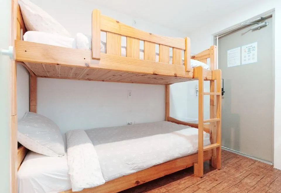 Hi Jun Guesthouse