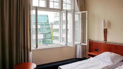 Hotel Kurfuerst am Kurfuerstendamm
