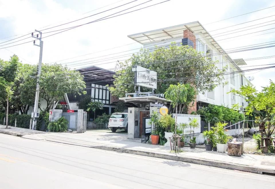 OYO 387 Little Bangbon
