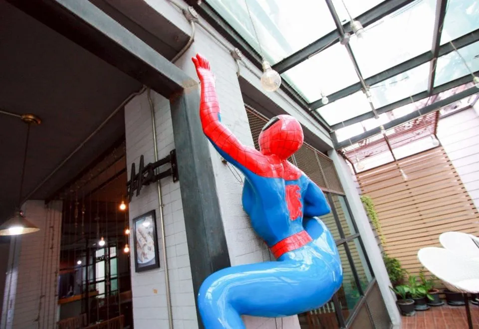 18 Coins Cafe & Hostel