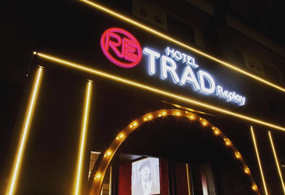 Hotel Trad Replay