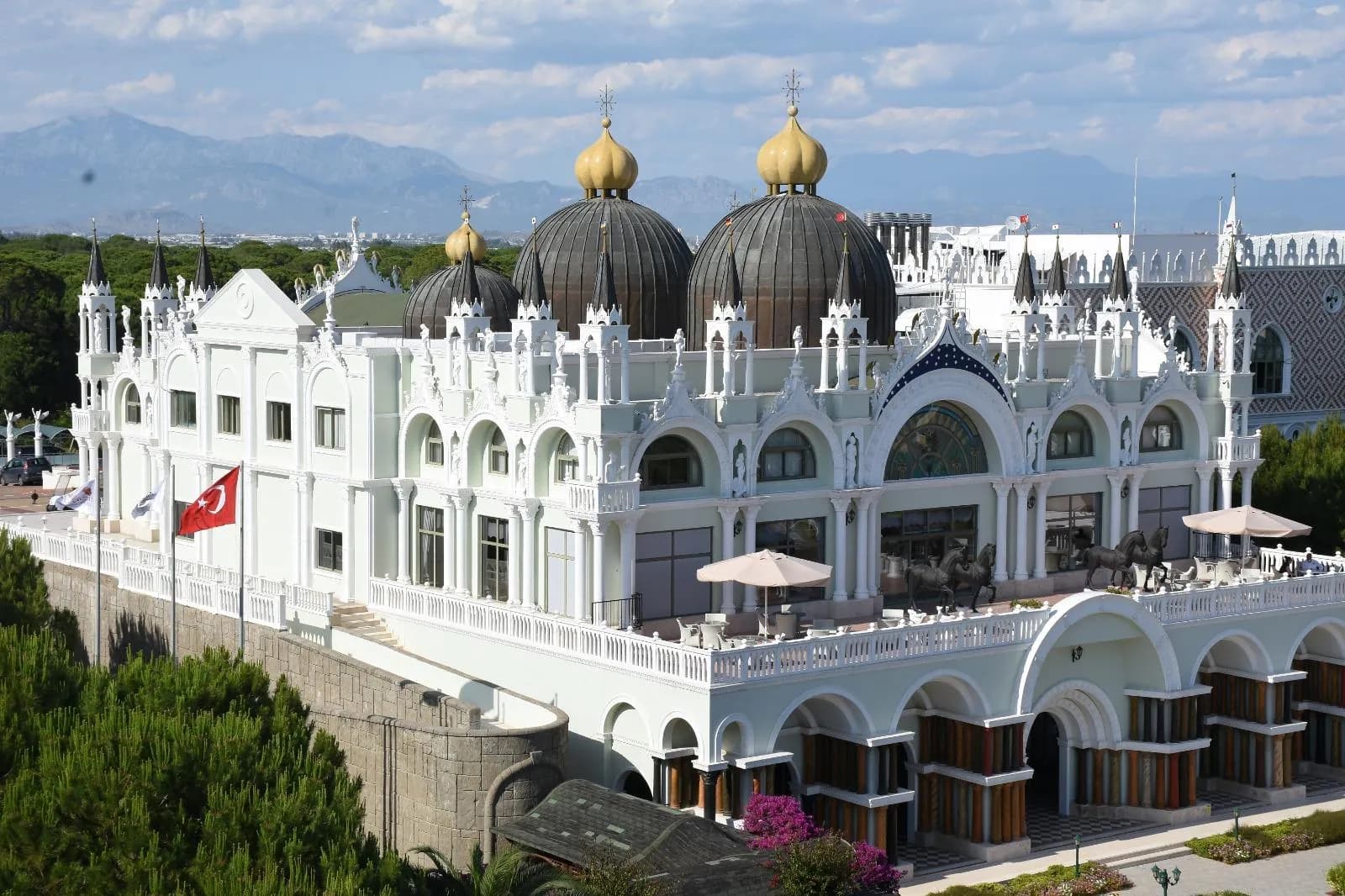 Venezia Palace Deluxe Resort Hotel