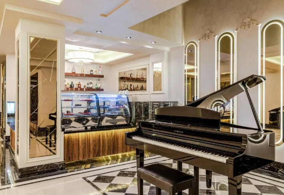 Beethoven Senfoni Hotel