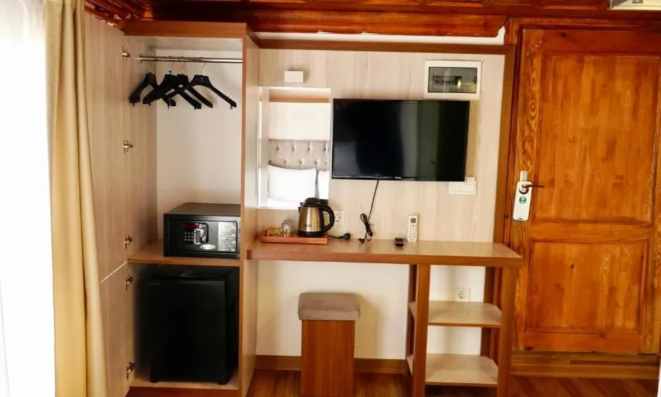 Qonaq Hotel & Suites