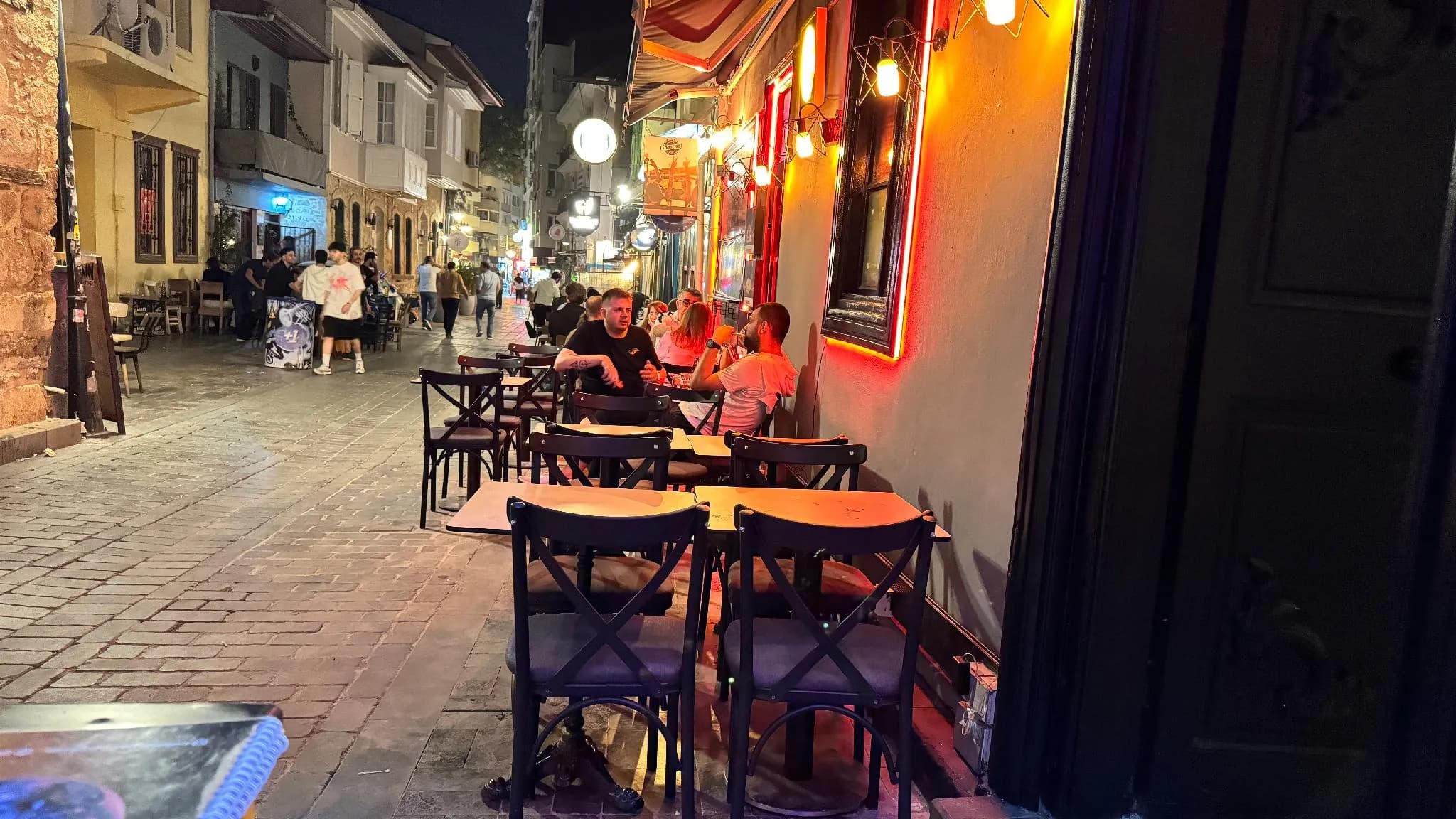 Callisto Pub & Kitchen & Hotel