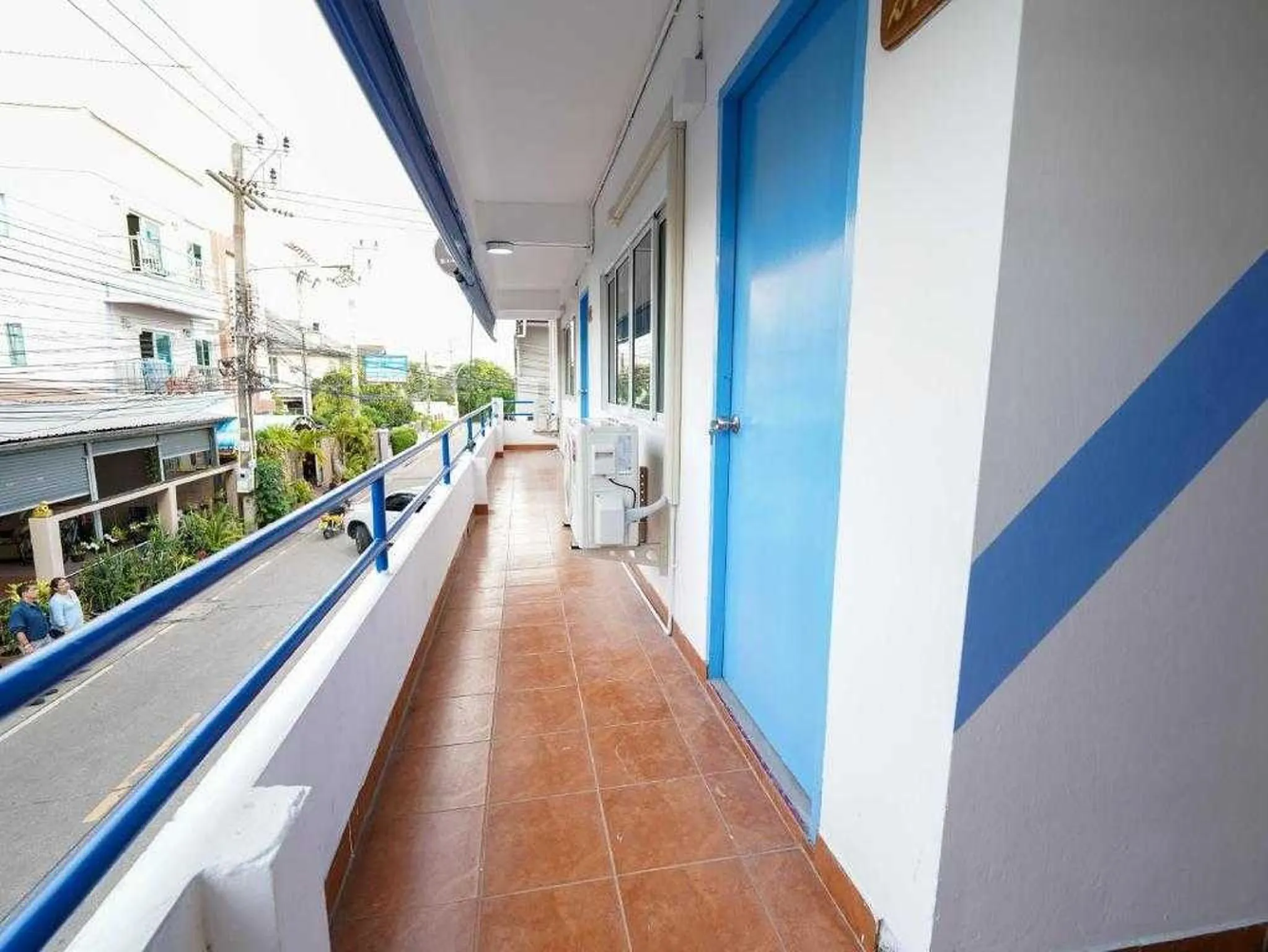 RoomQuest North Pattaya Light Collection