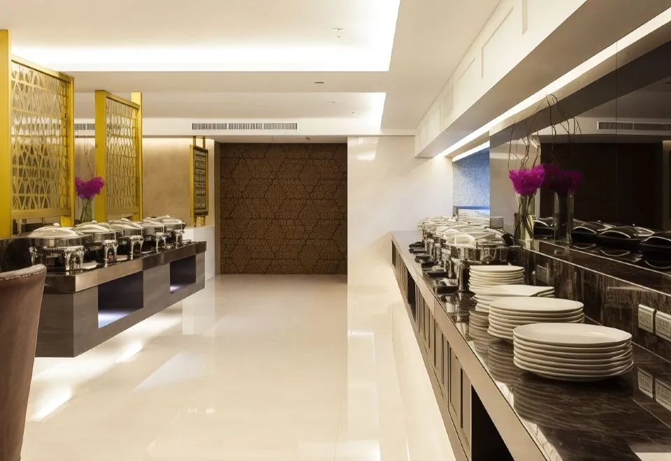 Grand 5 Hotel & Plaza Sukhumvit Bangkok  Certified