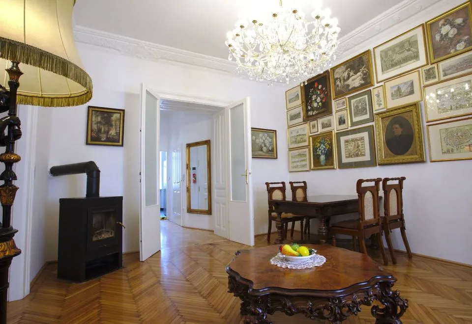 7th Heaven Vienna Center Apartments