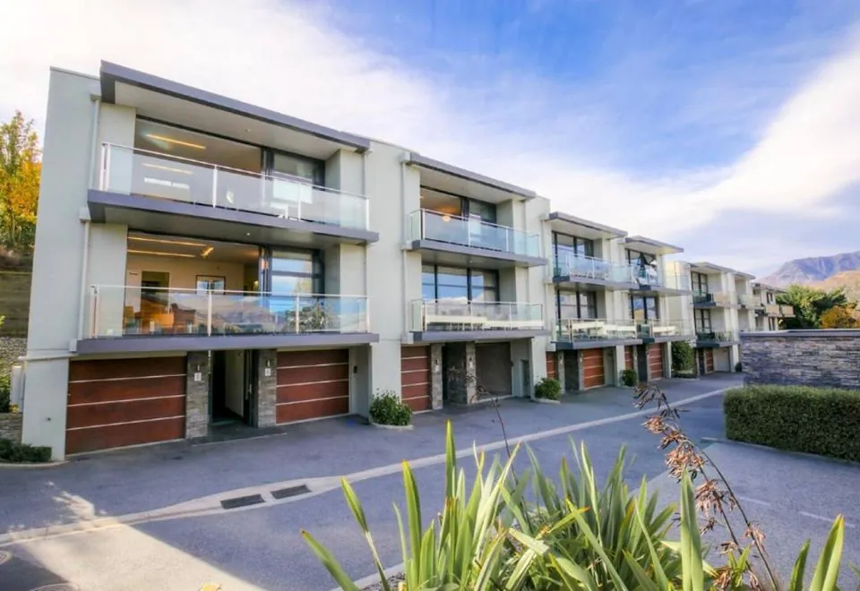 Panorama Terrace Apartments - Element Escapes