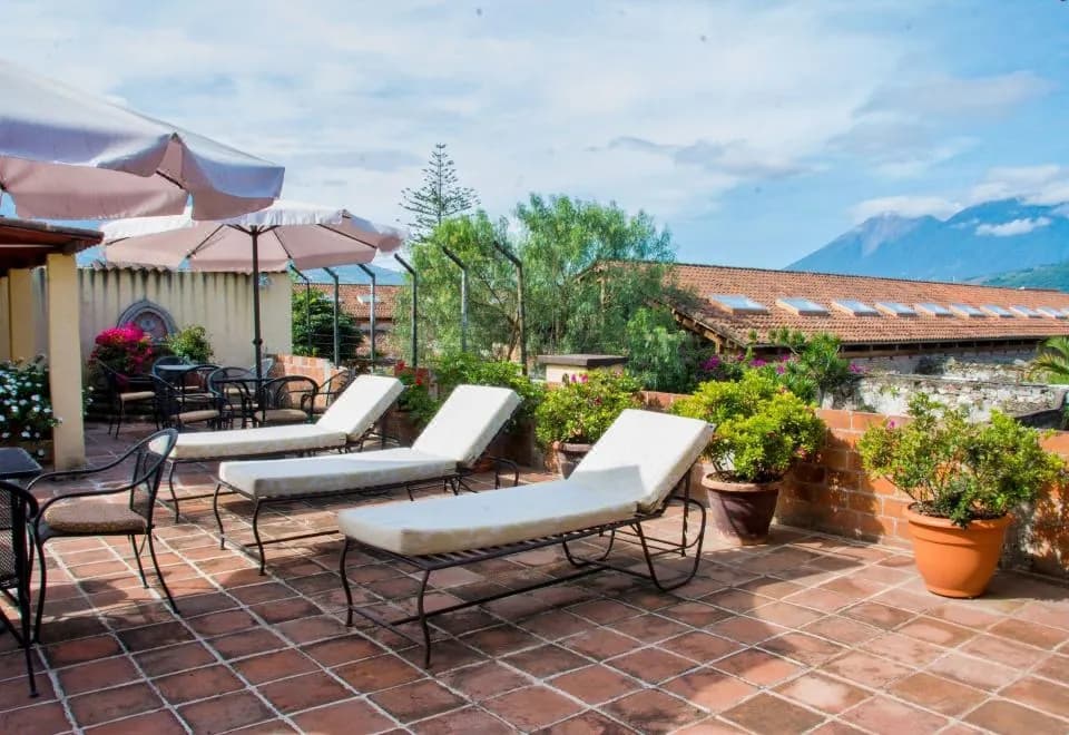 Las Camelias Inn