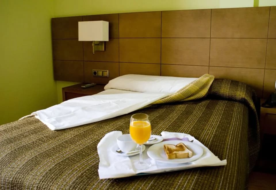 Hotel 4C Puerta Europa