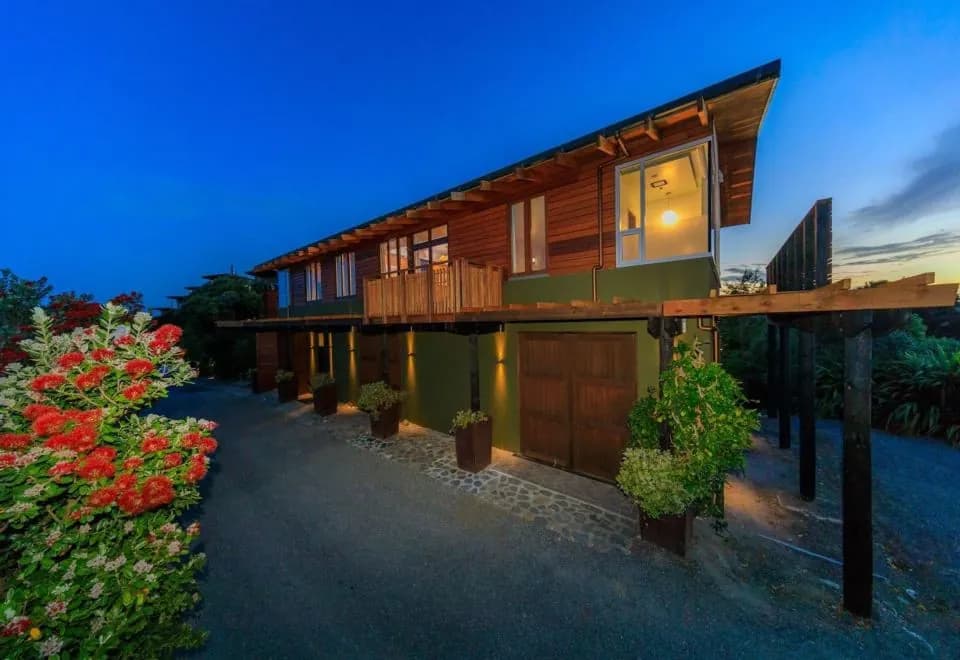 Hapuku Lodge & Tree Houses